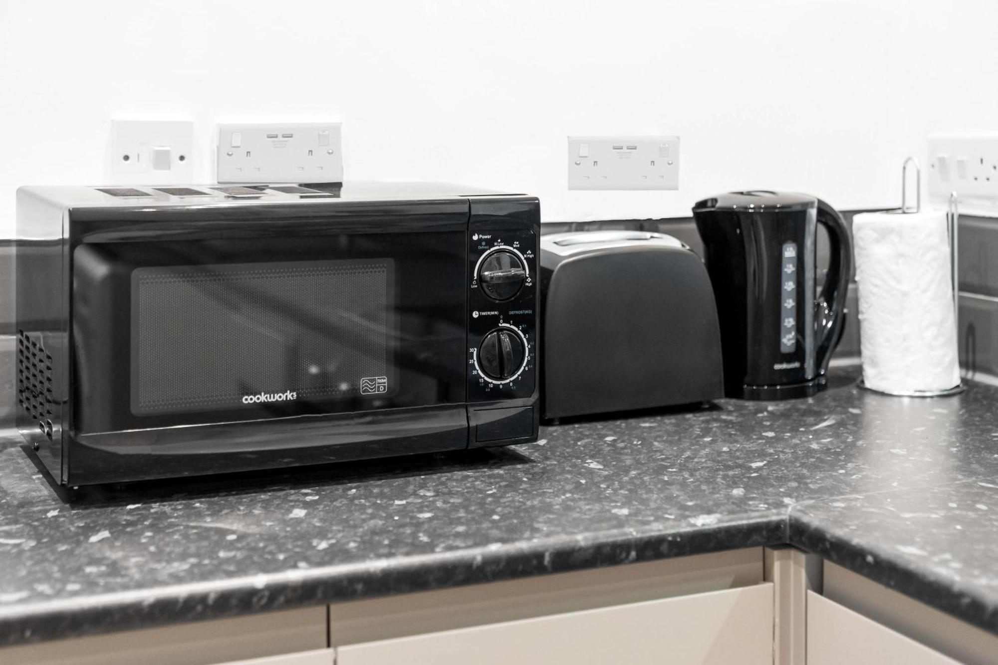Luxe Apartment - Rowley Regis - Parking - Top Rated - Netflix - Wifi - 49Bg Cradley Heath Extérieur photo